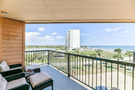 9520 Seawall Blvd