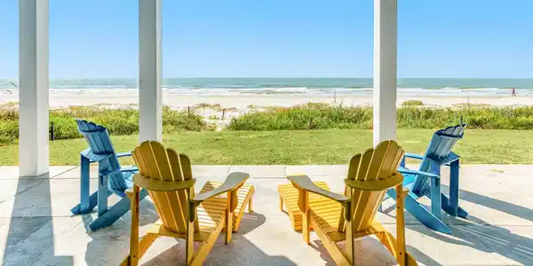 Image 3: Come sit front row and take in the beach life on t