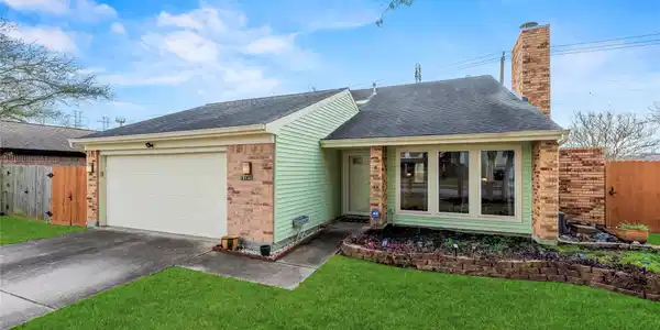16146 Pipers View Drive