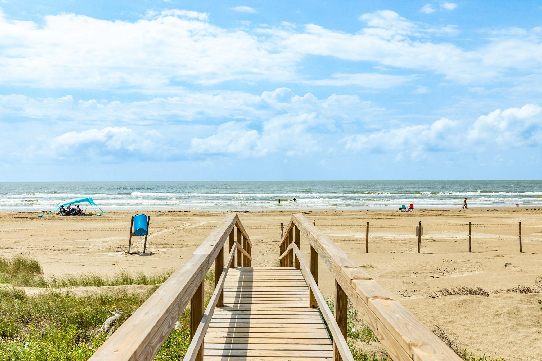 Image 4: Direct beach access via a convenient walk-over bri