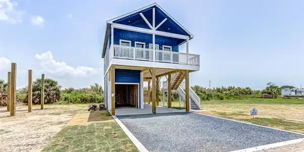 1083 Shady Lane