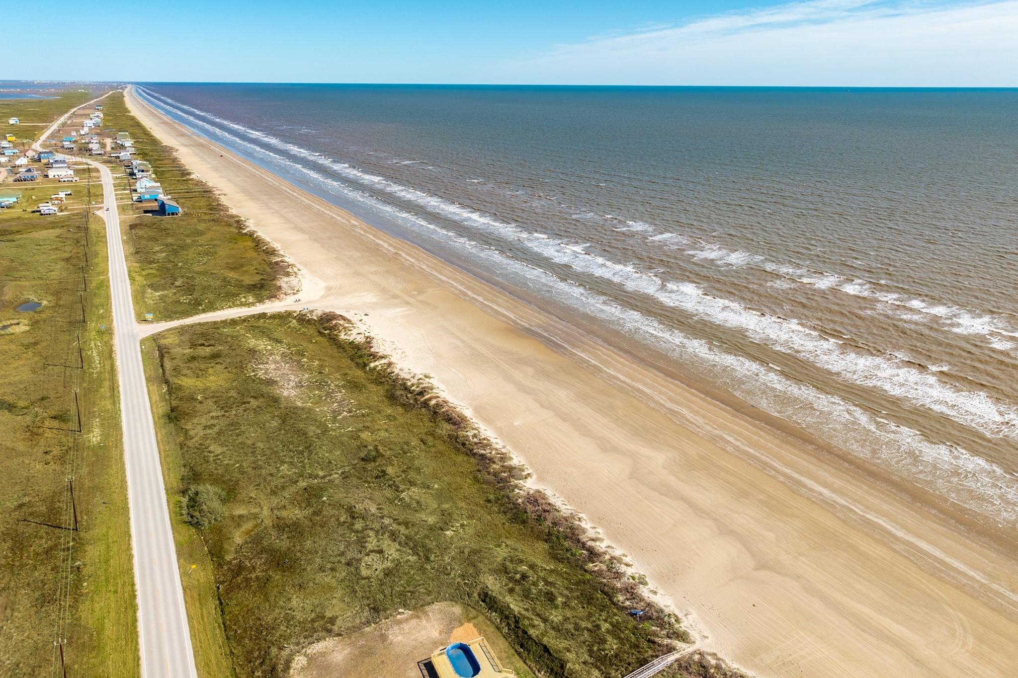 Image 2: LIVE YOUR BEST LIFE AT SEASIDE ESTATES
