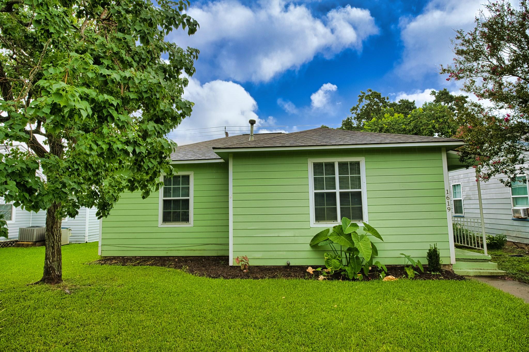 Image 2: Freshly landscaped