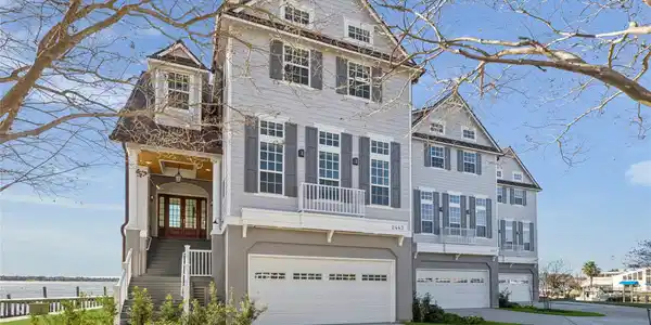 2443 Lakewood Pointe