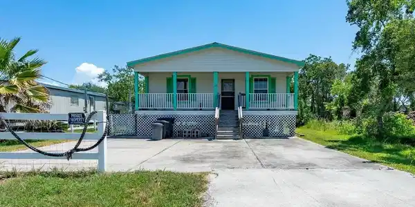 635 8th Street