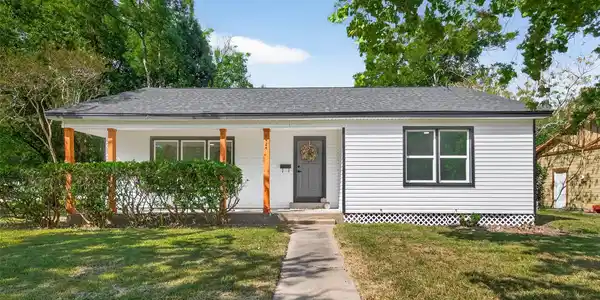 2424 Oaklawn Drive
