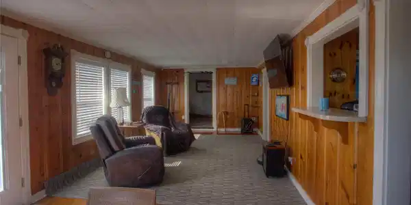 Image 3: Open living area