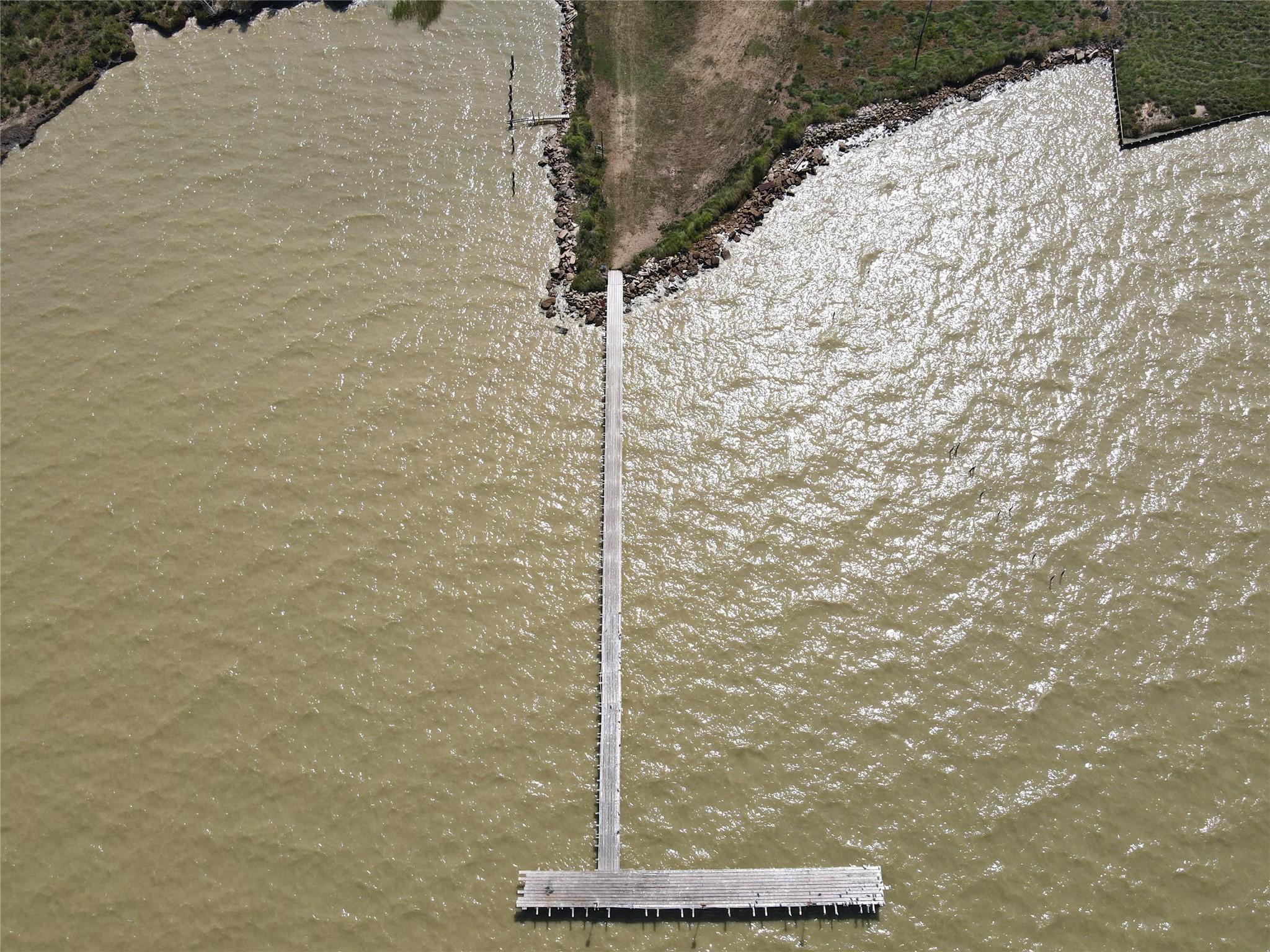 Image 3: Some of the best fishing is on this community pier