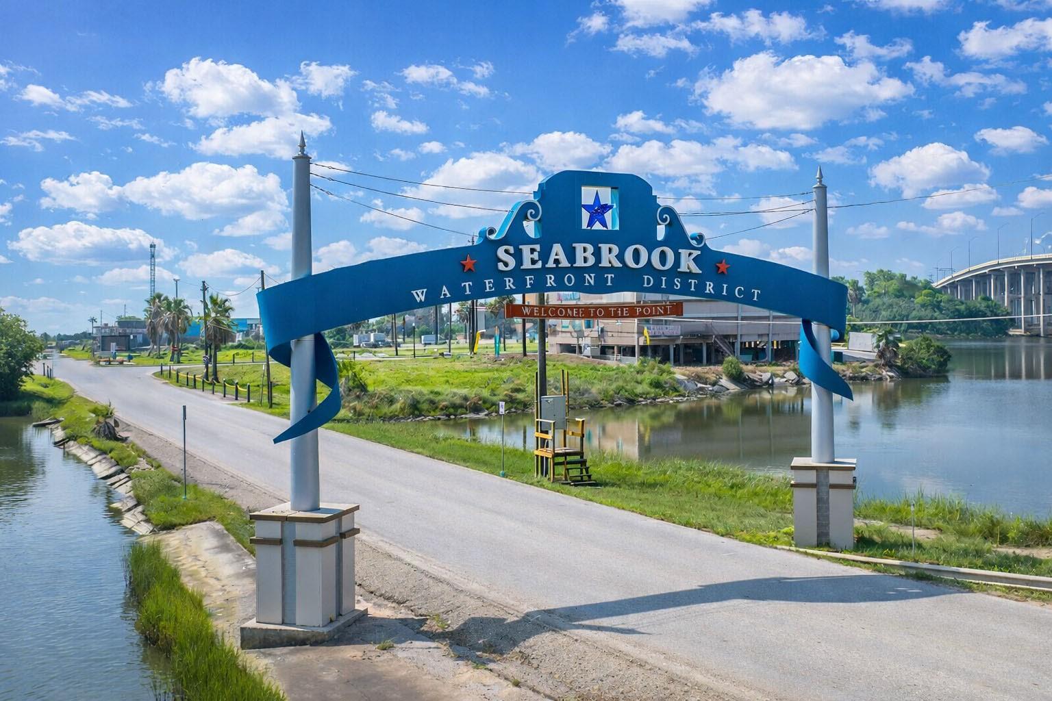 Image 4: Life in the Seabrook Waterfront District means gol