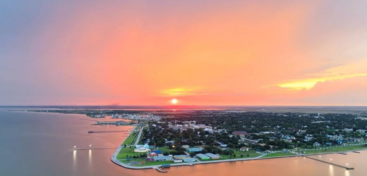 Image 4: Lovely Palacios Sunset