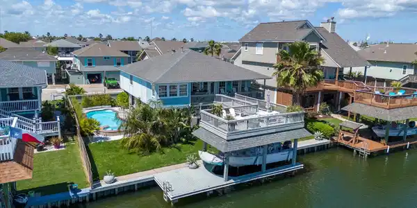 1085 Redfish Street