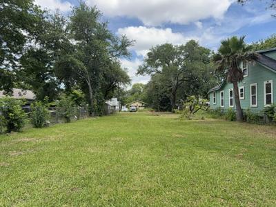 22 5th Avenue N