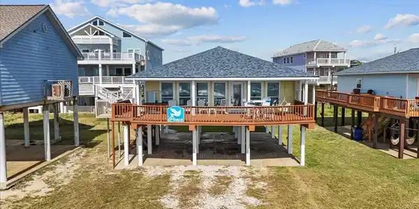 1002 Beach Drive