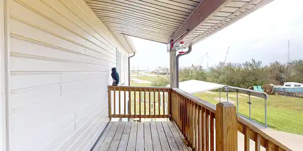 Image 3: Back porch brand new stairs