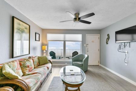 7600 Seawall Blvd