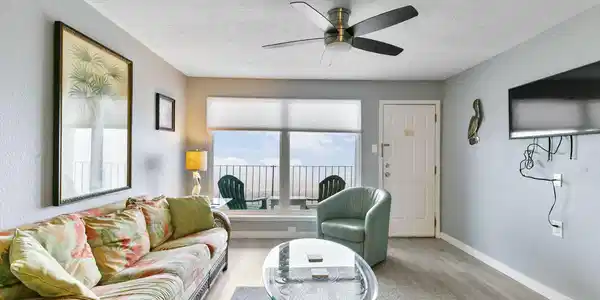 7600 Seawall Blvd