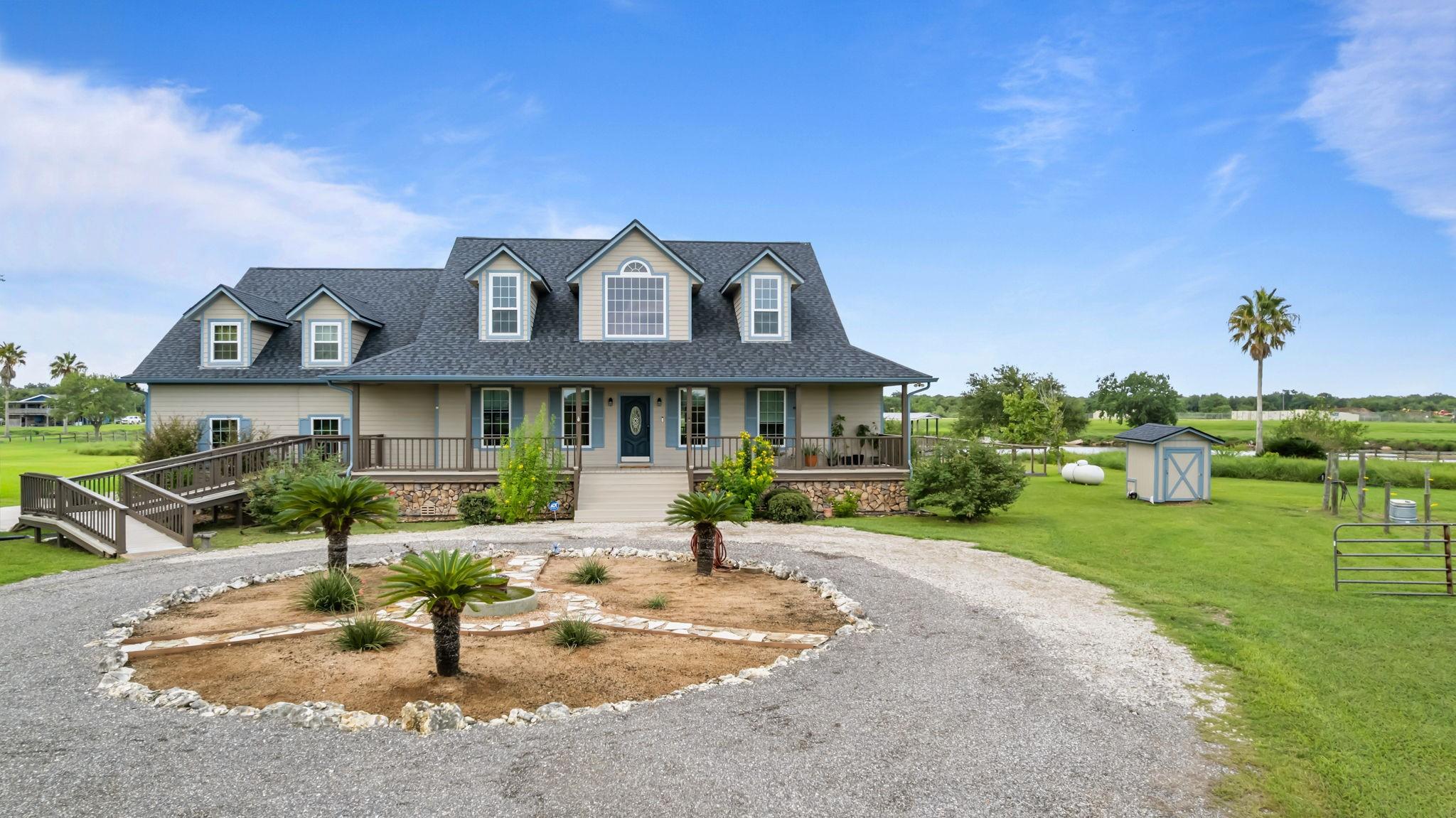 Image 4: Discover this stunning 5-acre property with direct