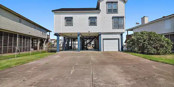 334 Admiral Circle