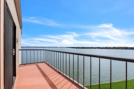 351 Lakeside Lane
