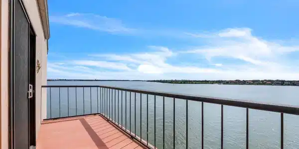 351 Lakeside Lane