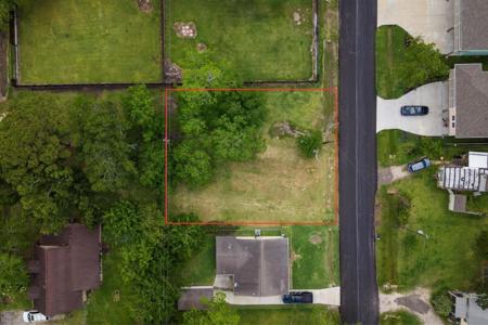 402 Bay Oaks Drive