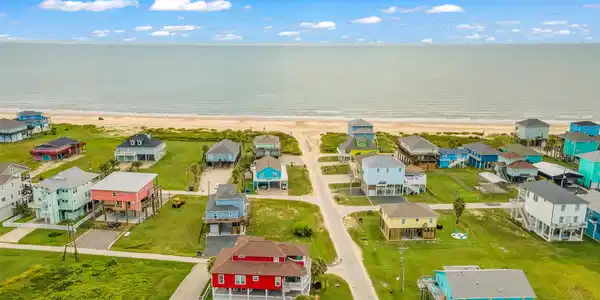 Image 2: Build your dream home today! Direct beach access w