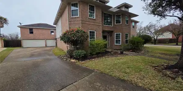 2422 Acadiana Lane