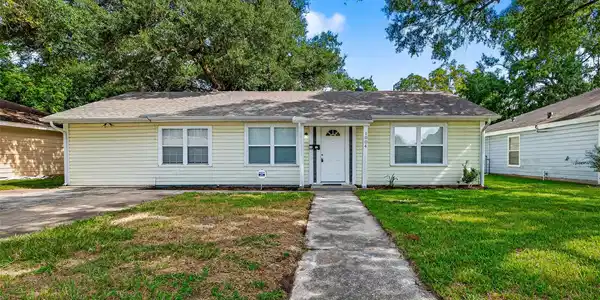 1004 S Shepherd Drive