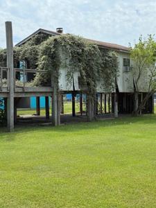 1067 East Road