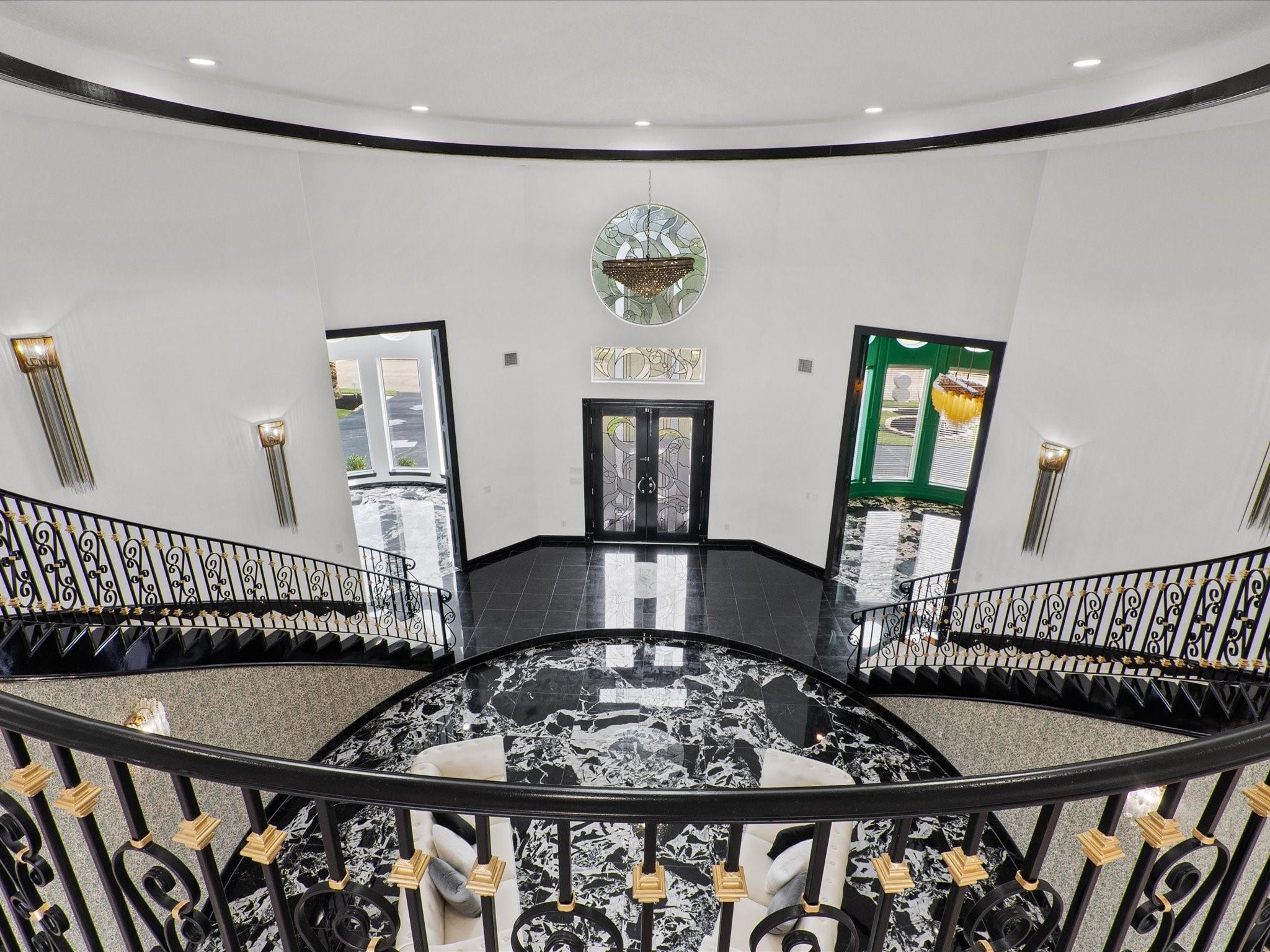 Image 2: View of rotunda from upstairs