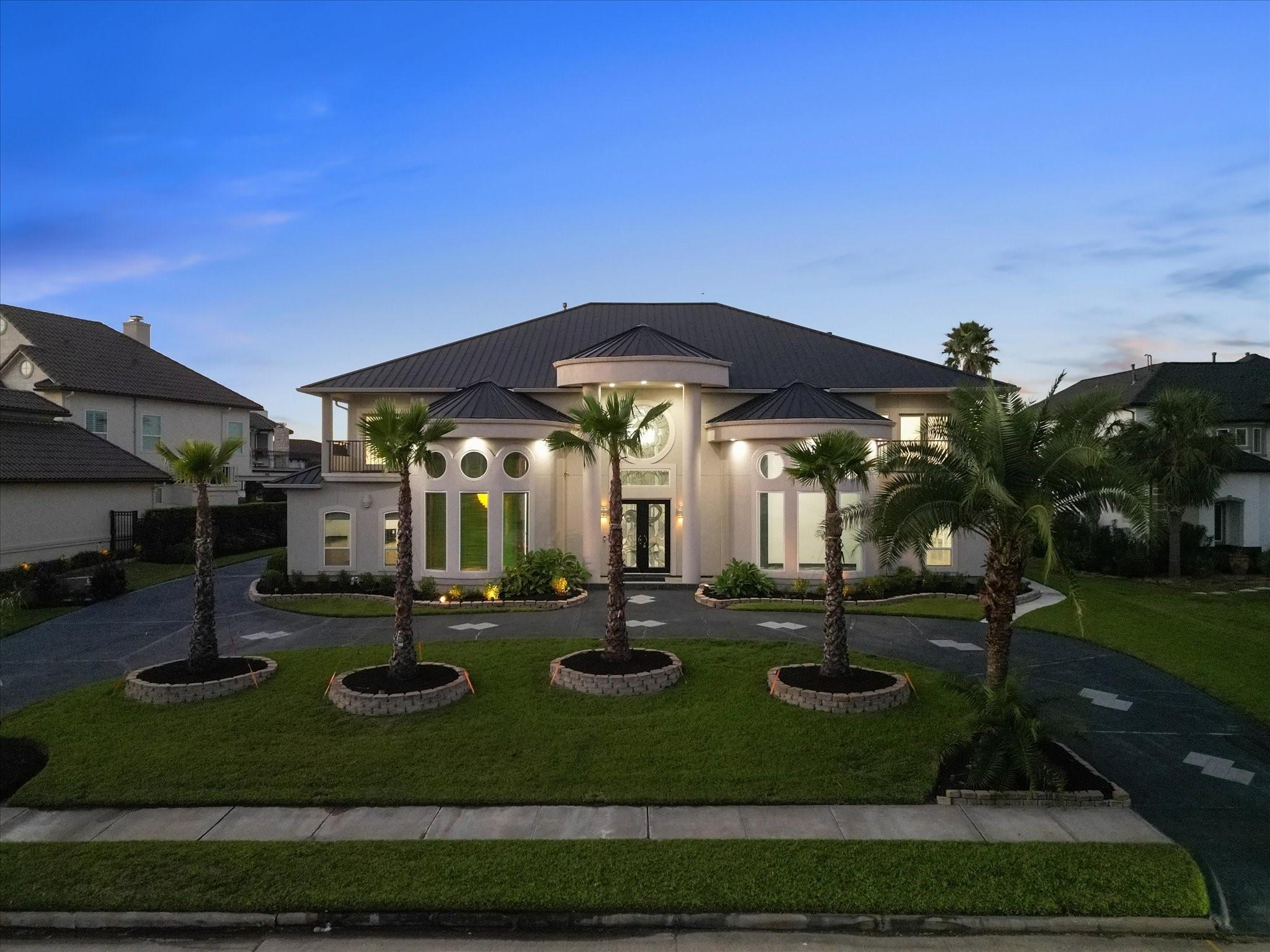 Image 4: Curb view at dusk