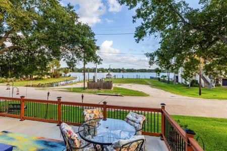 702 Timber Cove Drive