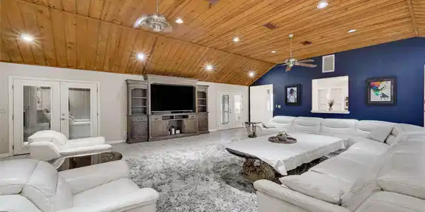 3123 Woodland Court