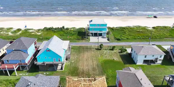 2585 Holiday Drive