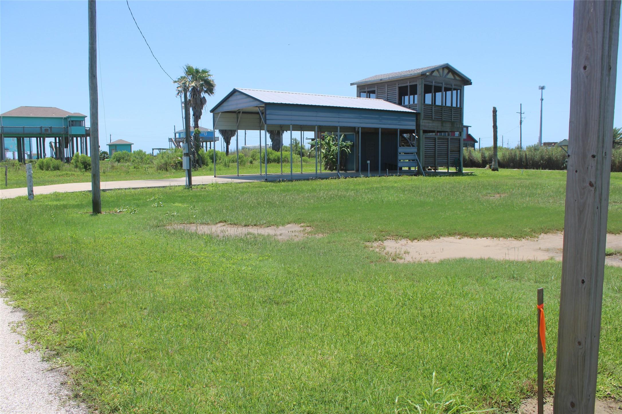 Image 2: RV Cover with additional lot