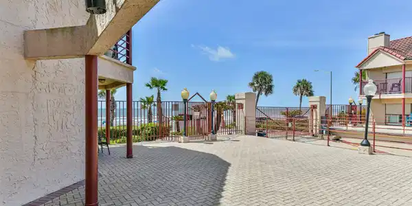 7312 Seawall Boulevard