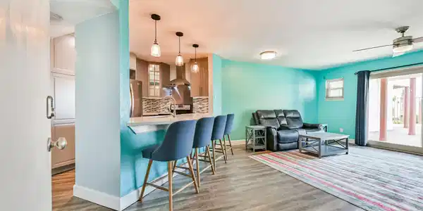 Image 3: Coastal colors althroughout the home