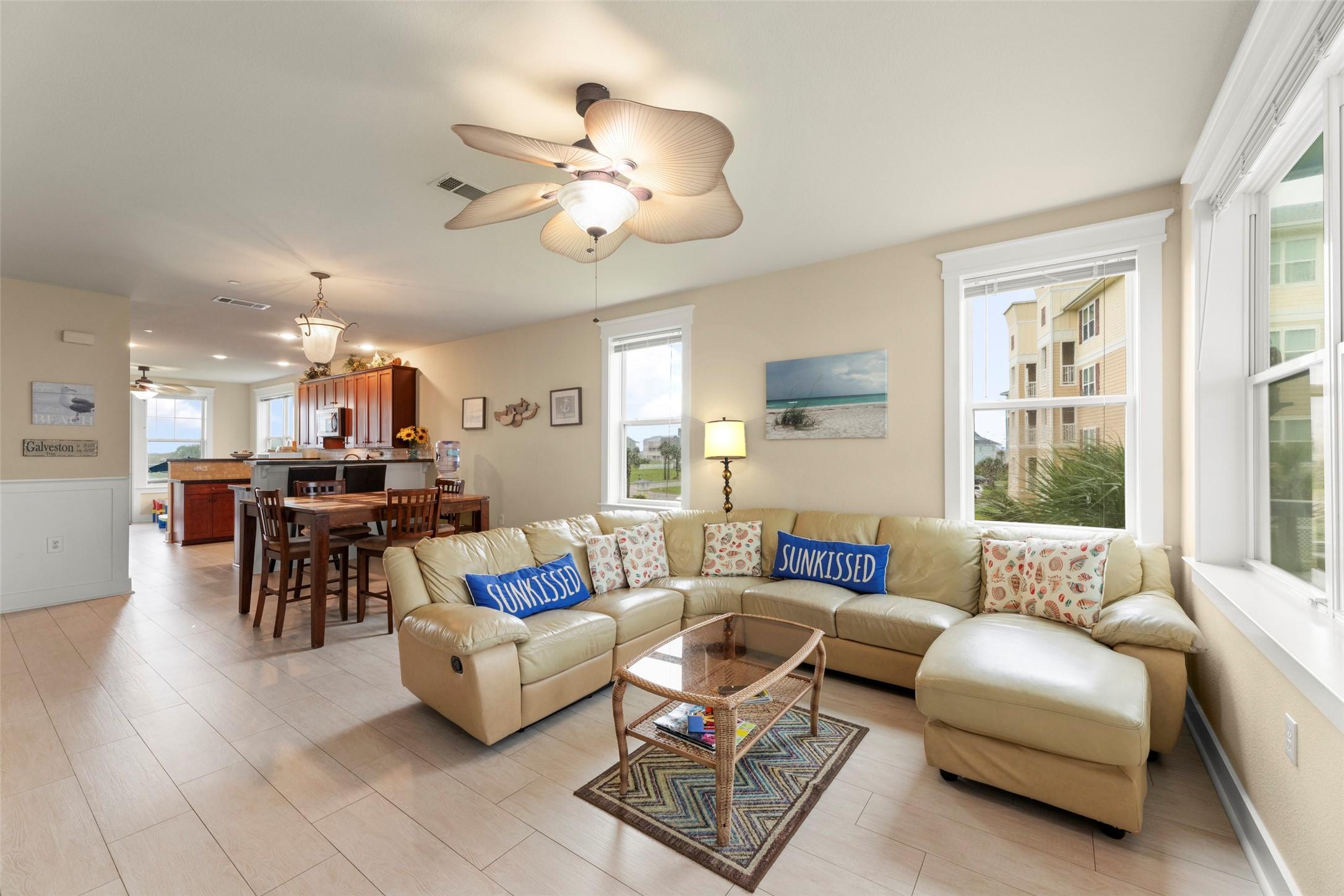 Image 3: Open style living room and dinning room combinatio