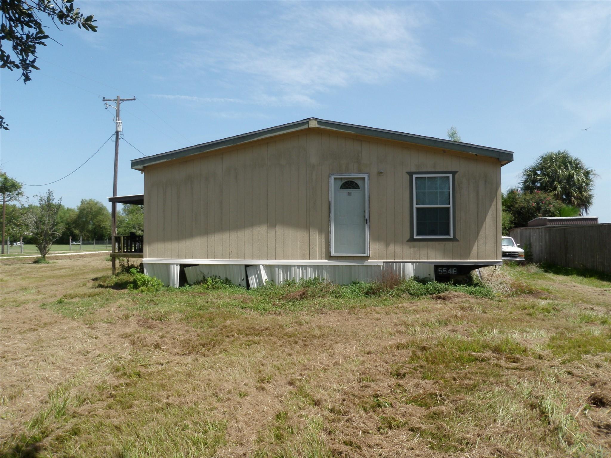 Image 2: Double Wide Mobile Home