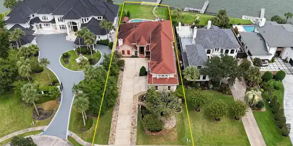 102 Twin Oaks Way