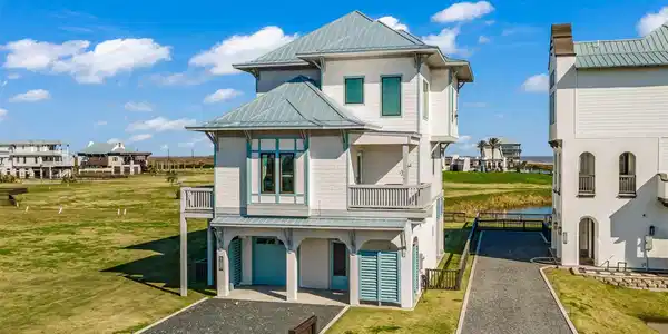 Image 3: Back at the gorgeous newly-constructed home!