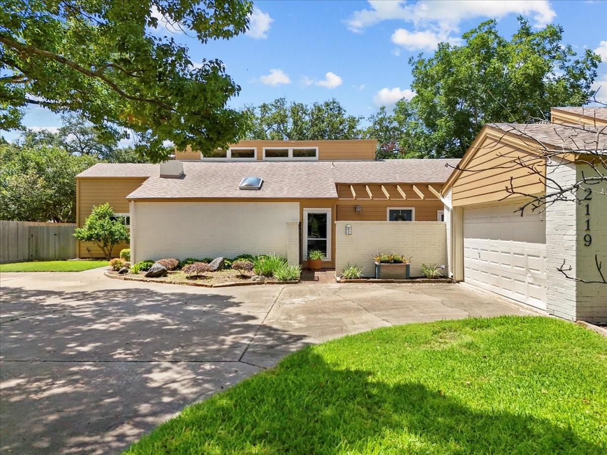 Image 1: Welcome to 2119 Willow Dell Drive!