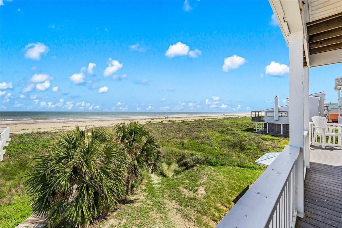 Image 3: This beachfront property has stunning ocean views,