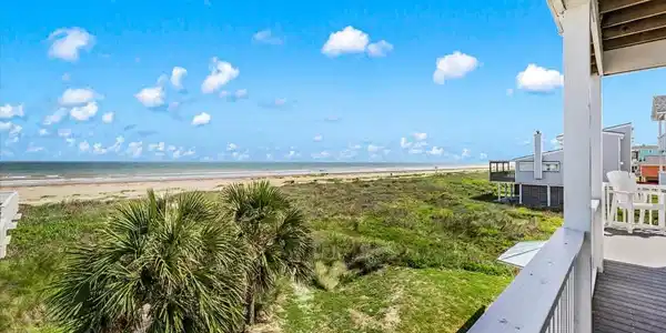 Image 3: This beachfront property has stunning ocean views,