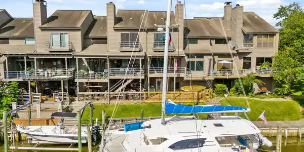 18205 Sandy Cove