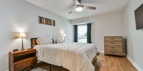 Image 3: Bedroom 1- Primary