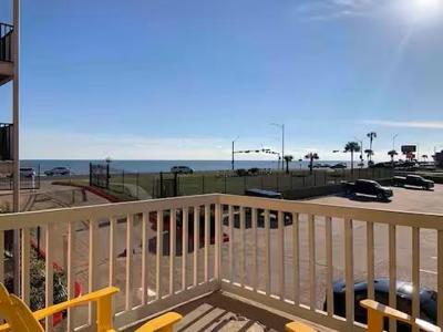 6300 Seawall Boulevard