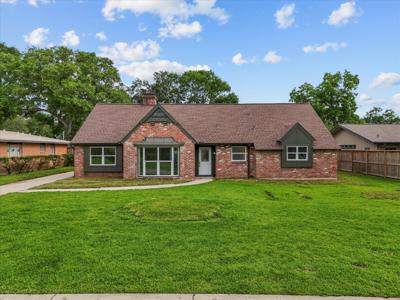 110 Harborcrest Drive