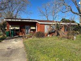 400 Honeysuckle Drive