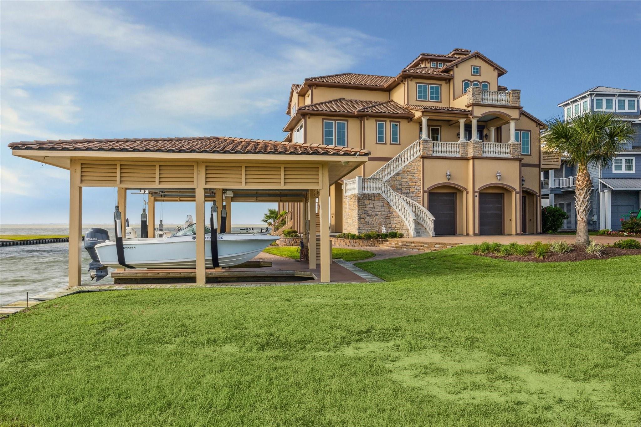 Image 3: Double boathouse. Boat house built over a double s